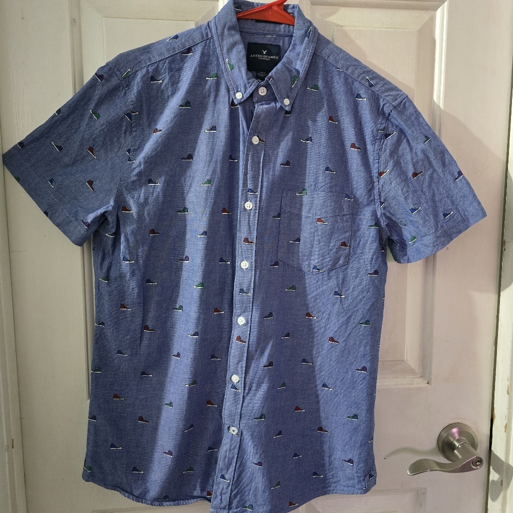 American Eagle Short Sleeve Button Down